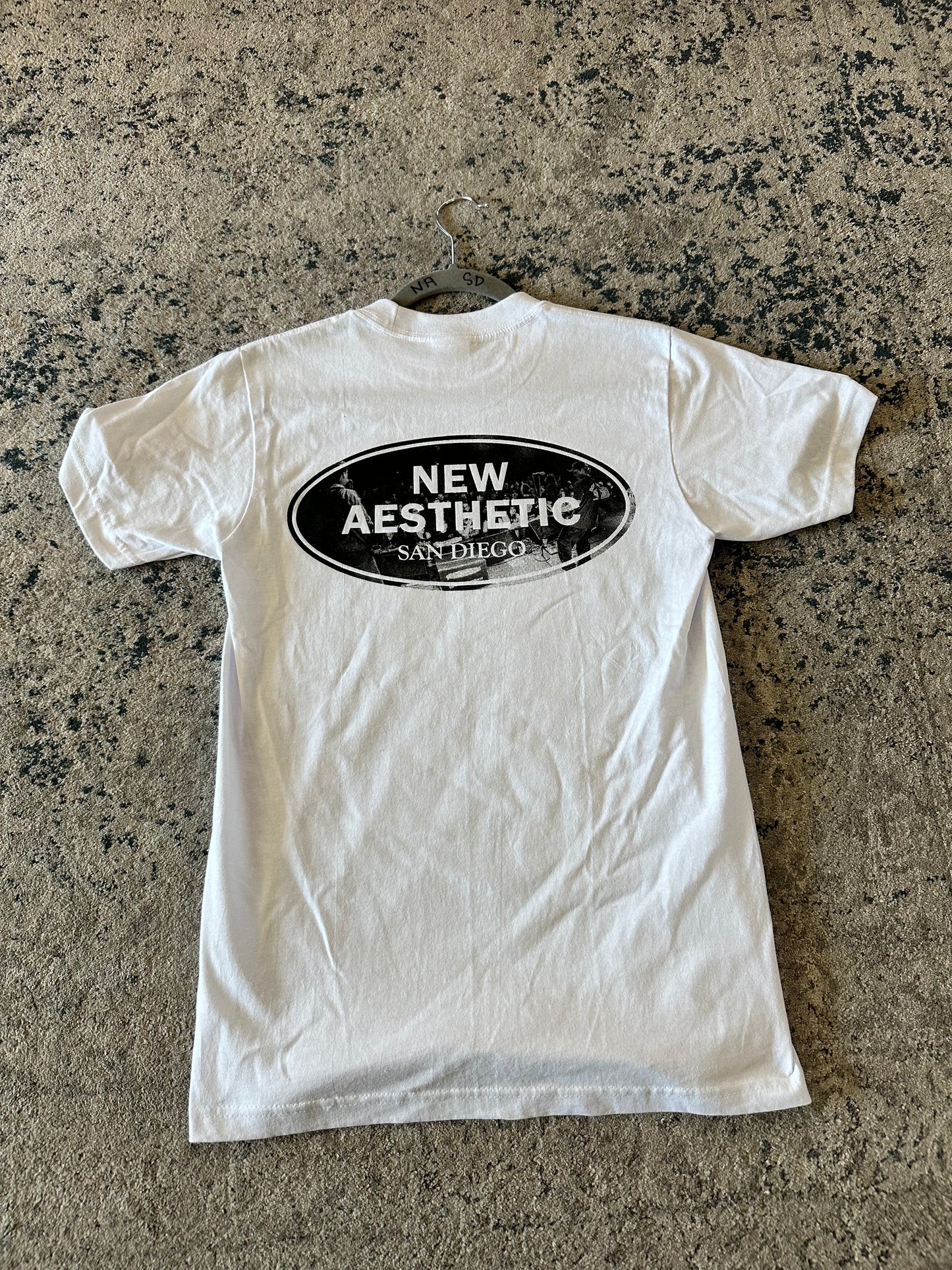 Oval Tee